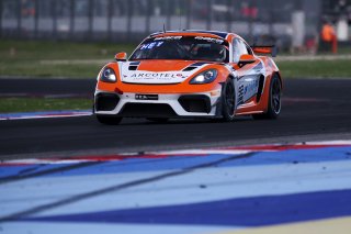 #92 - Wimmer Werk Motorsport - Nicholas MALOY - Emil HEYERDAHL - Porsche 718 Cayman GT4 RS CS
 | JEP/SRO