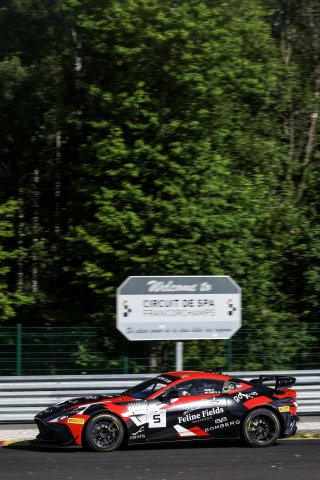 #5 - Mirage RACING - Ruben DEL SARTE - Roberto FARIA - Aston Martin Vantage AMR GT4 EVO
 | SRO / JEP