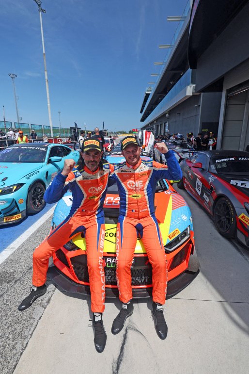 #17 - L'Espace Bienvenue - Ricardo VAN DER ENDE - Benjamin LESSENNES - BMW M4 GT4 G82 EVO
 | SRO / JEP