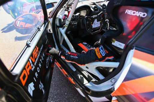 #24 - JSB Competition - Viny BELTRAMELLI - Nicco FERRARIN - Porsche 718 Cayman GT4 RS CS
 | SRO / JEP