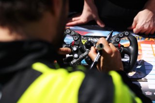 Autograph Session
 | SRO / JEP