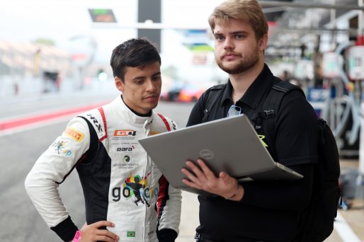 #5 - Mirage RACING -  Roberto FARIA - Aston Martin Vantage AMR GT4 EVO
 |  JEP / SRO