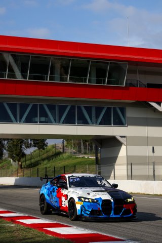 #17 - L'Espace Bienvenue - Ricardo VAN DER ENDE - Benjamin LESSENNES - BMW M4 GT4 G82 EVO
 | SRO / JEP