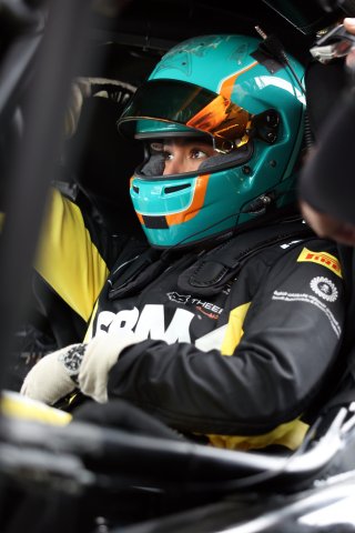 #77 - Elite Motorsport with Entire Race Engineering - Reema JUFFALI - McLaren Artura GT4
 | SRO / JEP