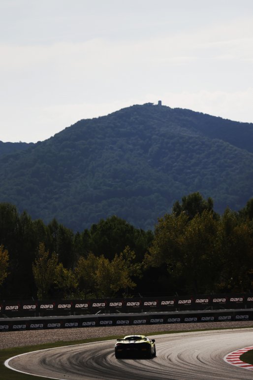 #77 - Elite Motorsport with Entire Race Engineering - Reema JUFFALI - Ali JUFFALI - McLaren Artura GT4
 | SRO / JEP