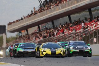 Start of Race 1 - #78 - Elite Motorsport with Entire Race Engineering - Josh RATTICAN - McKenzy CRESSWELL - McLaren Artura GT4 and #87 - Matmut Evolution - Hadrien DAVID - Jan DURAN - Toyota GR Supra GT4 EVO 2 lead
 | SRO / JEP