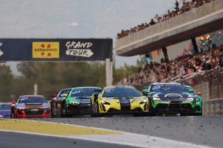 Start of Race 1 - #78 - Elite Motorsport with Entire Race Engineering - Josh RATTICAN - McKenzy CRESSWELL - McLaren Artura GT4 and #87 - Matmut Evolution - Hadrien DAVID - Jan DURAN - Toyota GR Supra GT4 EVO 2 lead
 | SRO / JEP