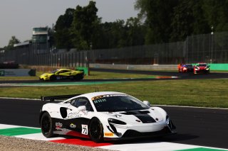 #71 - Elite Motorsport with Entire Race Engineering - Charlie ROBERTSON - Ravi RAMYEAD - McLaren Artura GT4 | SRO /JEP