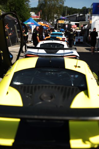 #71 - Elite Motorsport with Entire Race Engineering - Charlie ROBERTSON - Ravi RAMYEAD - McLaren Artura GT4 | SRO / JEP
