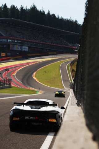 #71 - Elite Motorsport with Entire Race Engineering - Charlie ROBERTSON - Ravi RAMYEAD - McLaren Artura GT4 | SRO / JEP