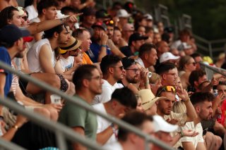 Fans watching the GT4 race
 | SRO / JEP