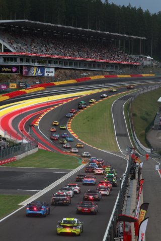 GT4 Race 1 start  | SRO / JEP