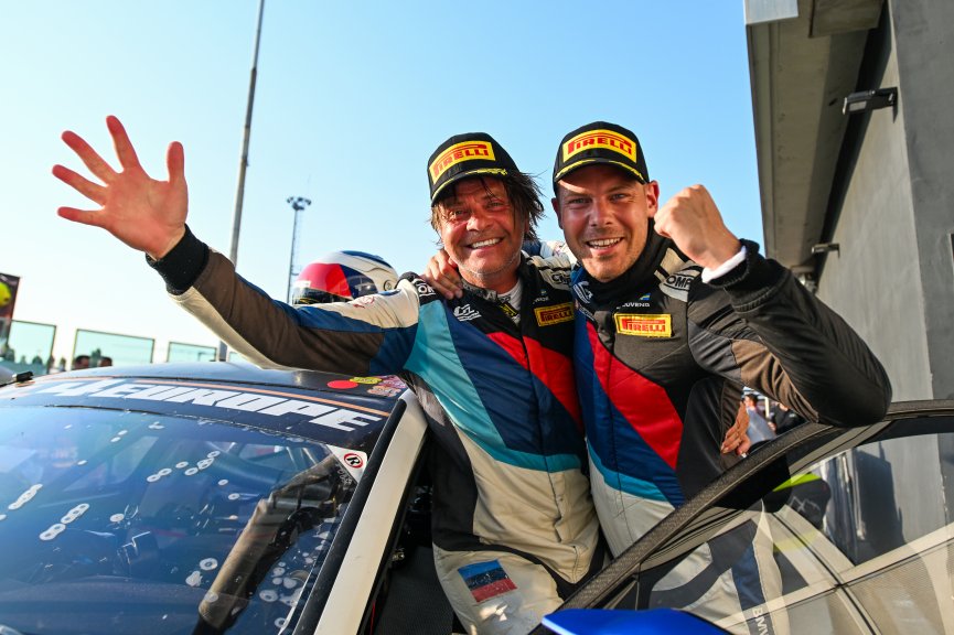 #98 - Schubert Motorsport - Victor BOUVENG - Joakim WALDE - BMW M4 GT4 G82 EVO